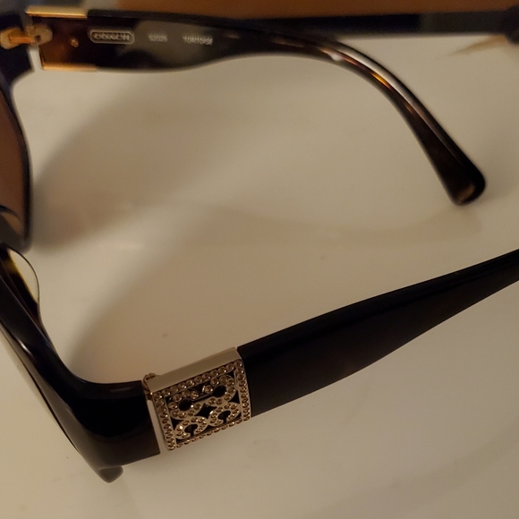Coach tortoise sunglasses - Picture 5 of 8